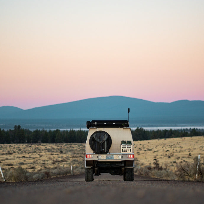 weBoost Drive AM100-Pro Vehicle Lifestyle Image