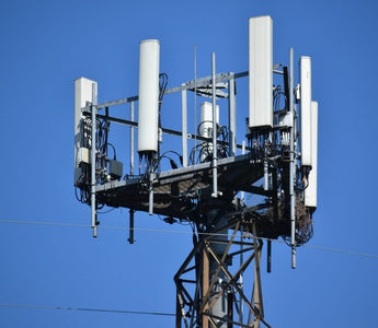 What Are the Differences Between a 4G and a 5G Tower?